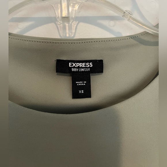 NWOT Express Body Contour High Compression High Neck Cropped Tank - Picture 4 of 6